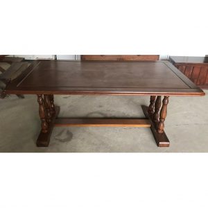 # 464 (MP) <br> Ornate Dining Table