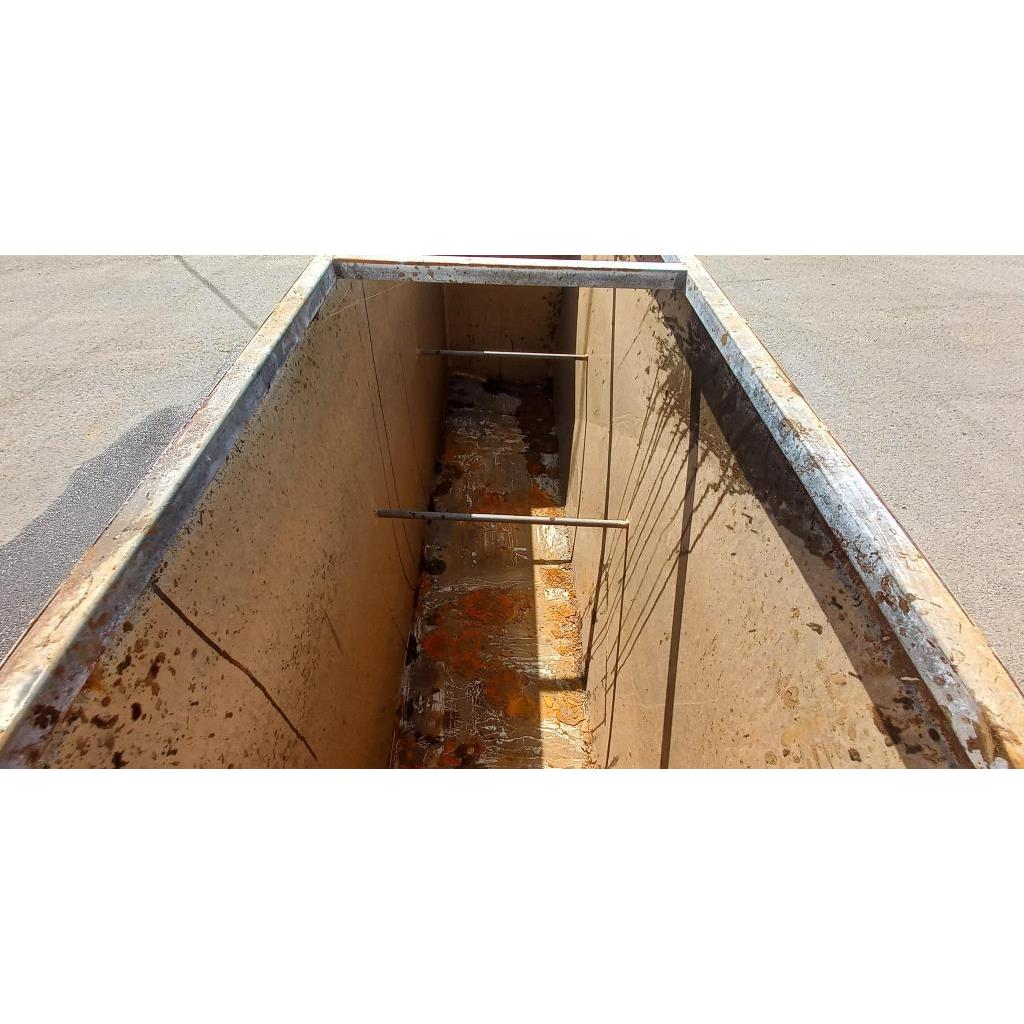# 4204 <br> Rainwater Tank <br> 1770mm High x 2410mm Wide x 605mm Deep - Image 3