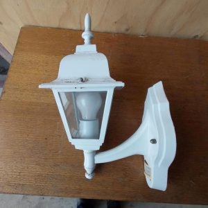 # 5260 <br> Coach Light
