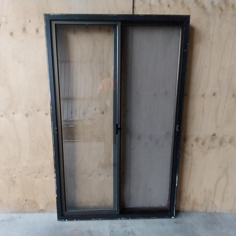 # 5914 - B7 <br> Aluminium Framed Window <br> 1435mm High x 905mm Wide - Image 8