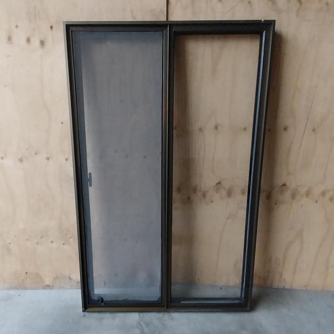 # 5914 - B7 <br> Aluminium Framed Window <br> 1435mm High x 905mm Wide - Image 9