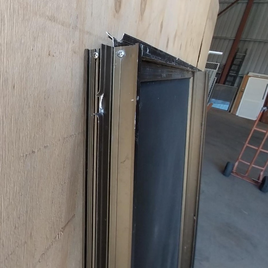 # 6059 - EB4 <br> Aluminium Framed Window <br> 1650mm High x 2510mm Wide - Image 10
