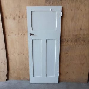 # 6066 <br> Internal Door <br> 2000 x 810 x 35 mm