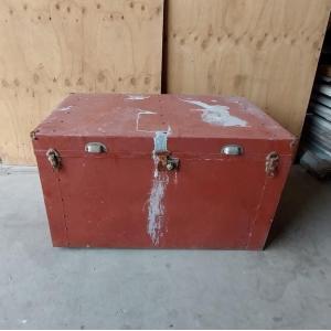 # 6329 <br> Vintage Timber Trunk