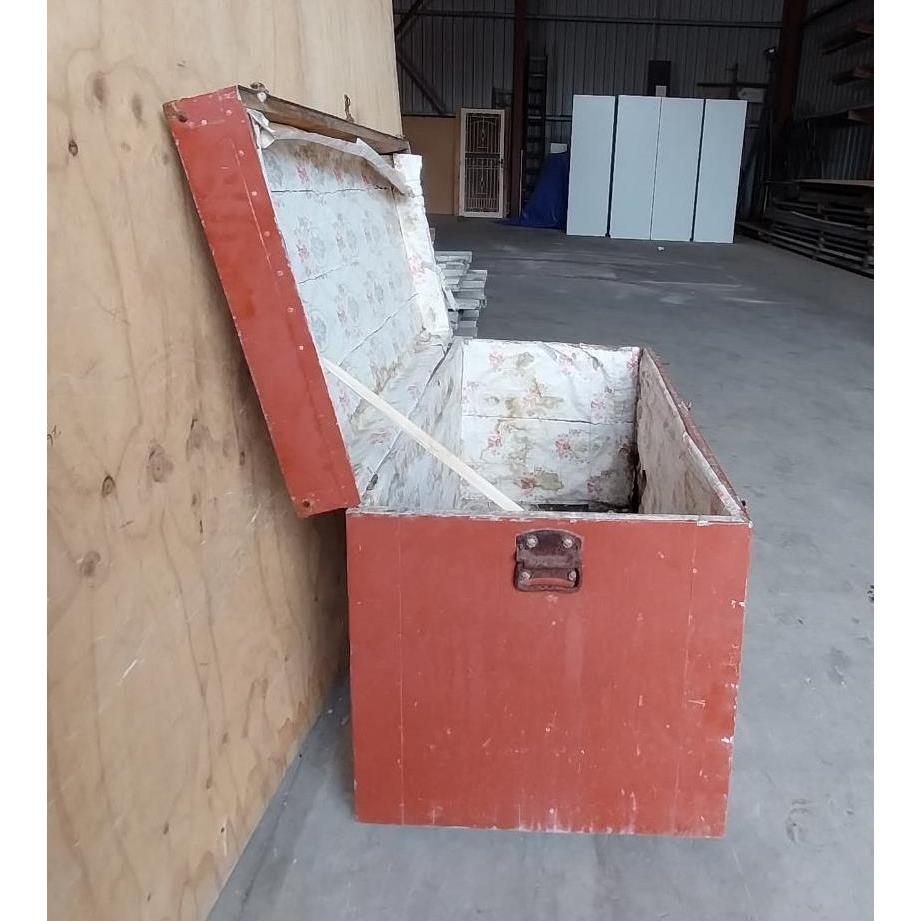 # 6329 <br> Vintage Timber Trunk - Image 13