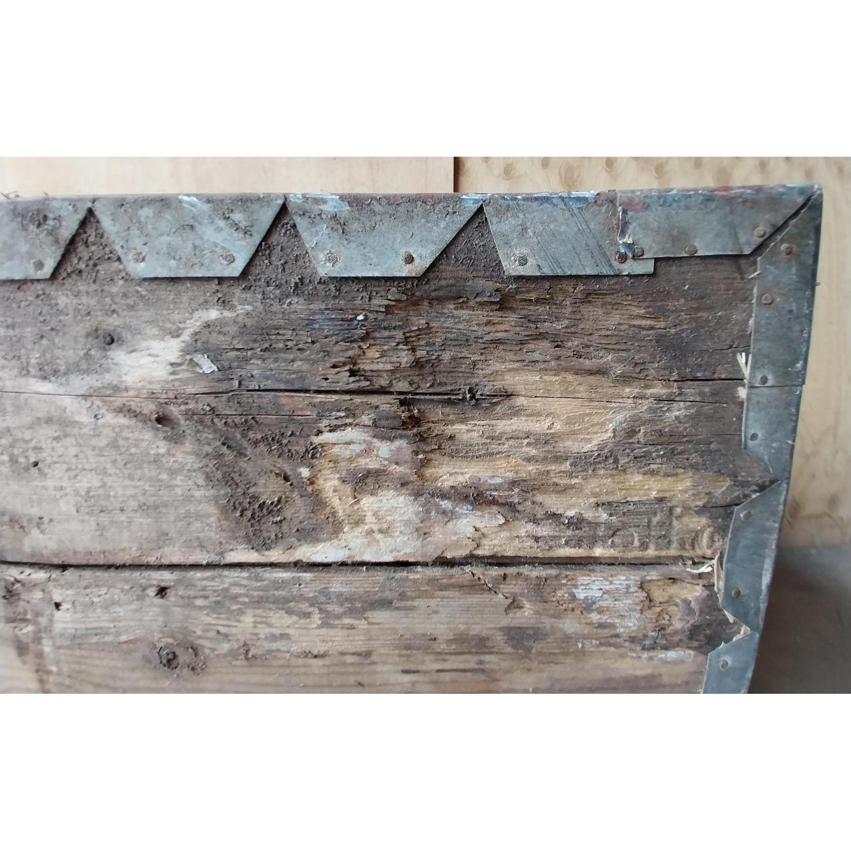 # 6329 <br> Vintage Timber Trunk - Image 15