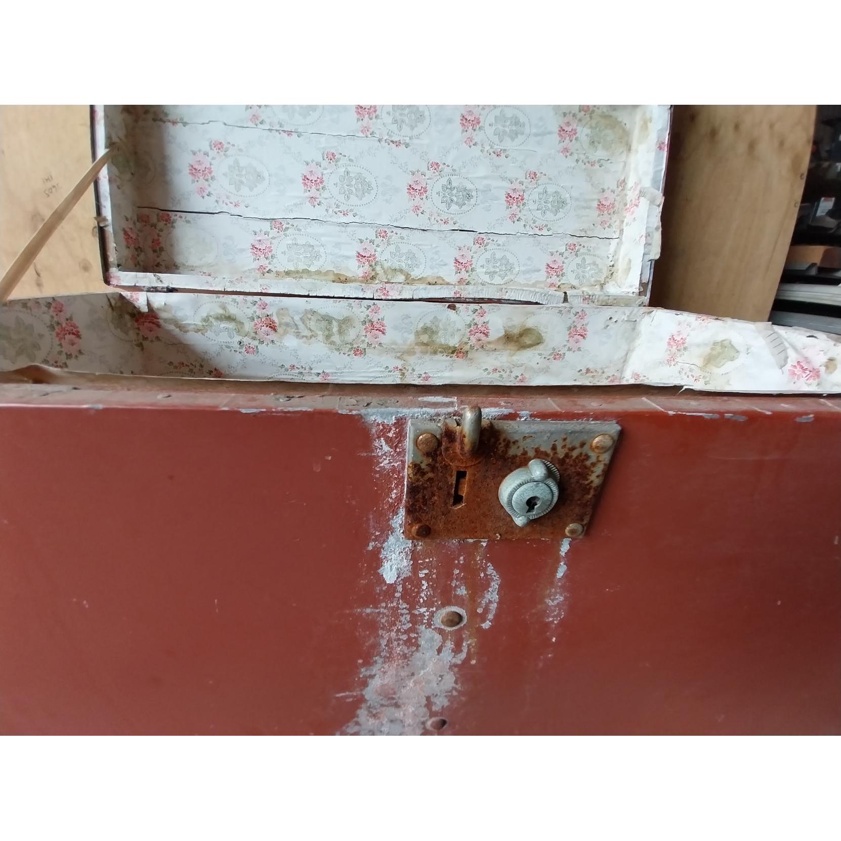 # 6329 <br> Vintage Timber Trunk - Image 12