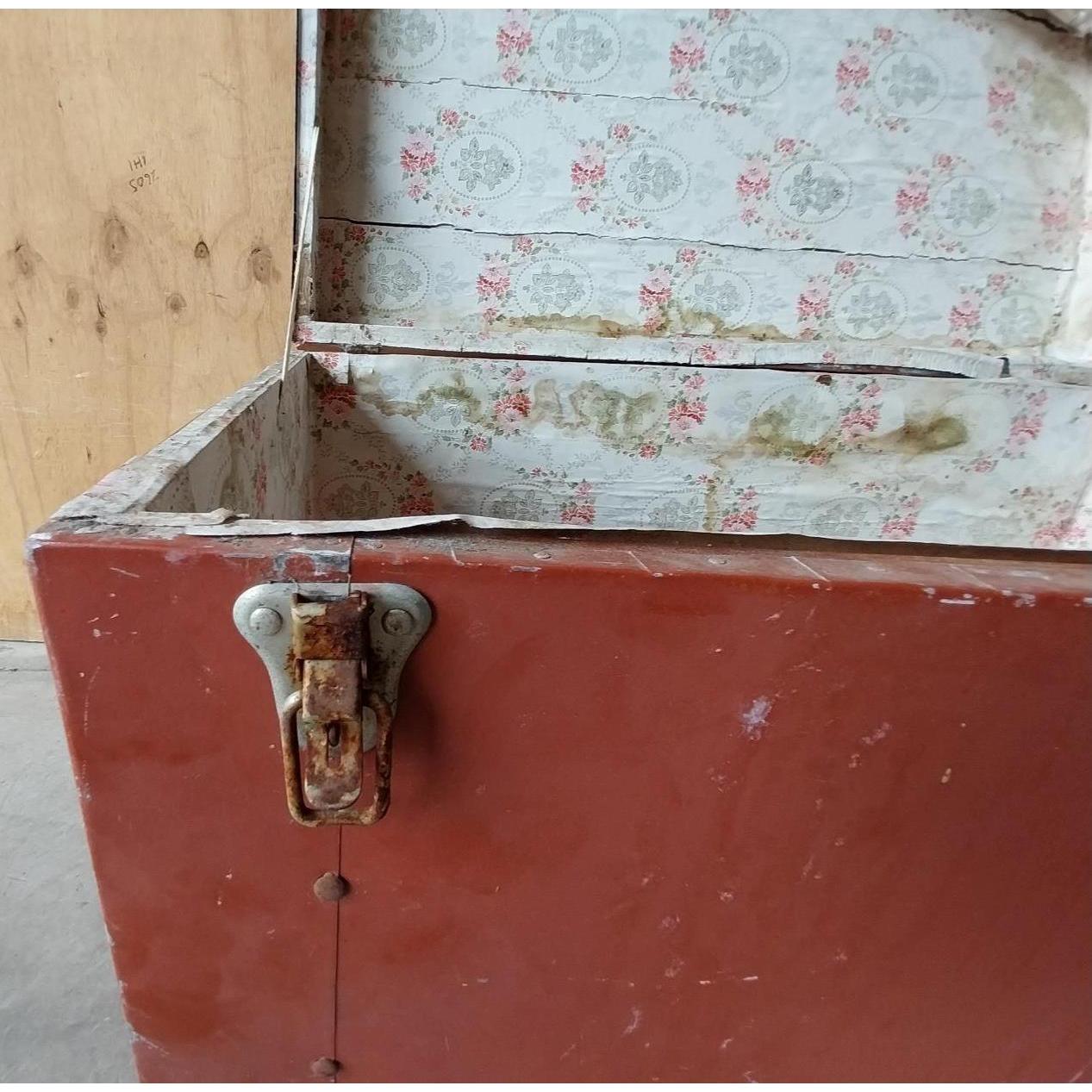 # 6329 <br> Vintage Timber Trunk - Image 11