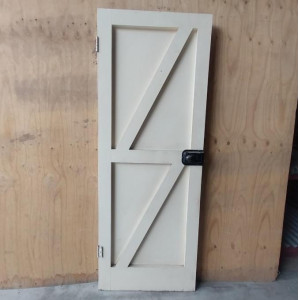# 5855 <br> Timber Door <br> 2030 x 755 x 35mm
