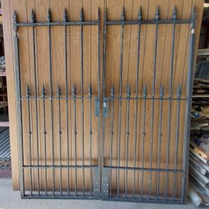 # 6634 <br> Double Gates <br> 2335mm High x 2030mm Wide