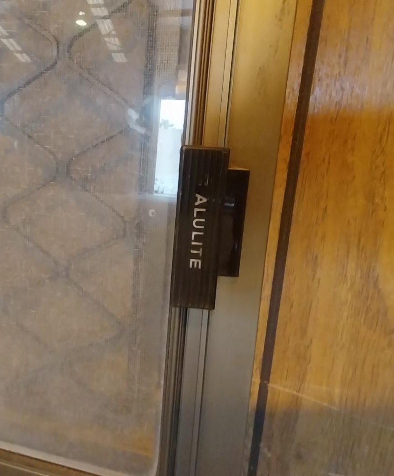 # 6603 - B9 <br> Aluminium Framed Sliding Window <br> 1460mm High x 1750mm Wide - Image 4