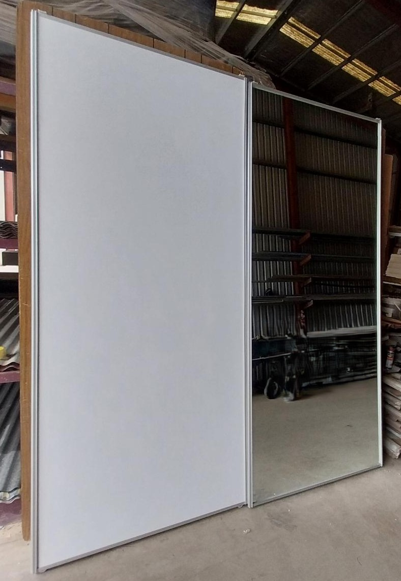 # 6672 <br> Sliding Wardrobe Doors <br> 2685mm High x 2280mm Wide - Image 3