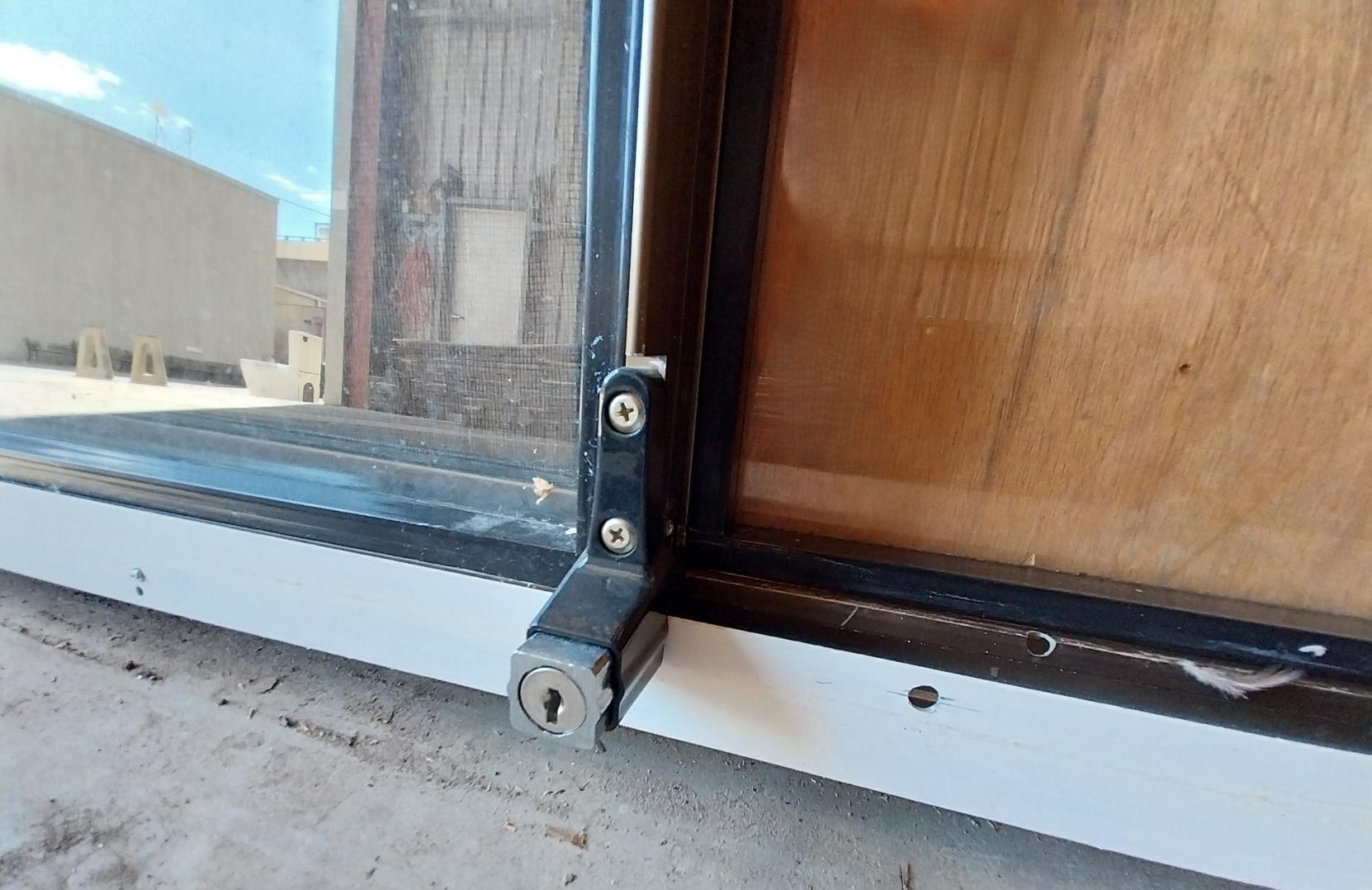 # 7003 - B10 <br> Aluminium Framed Sliding Window <br> 1445mm High x 1415mm Wide - Image 7