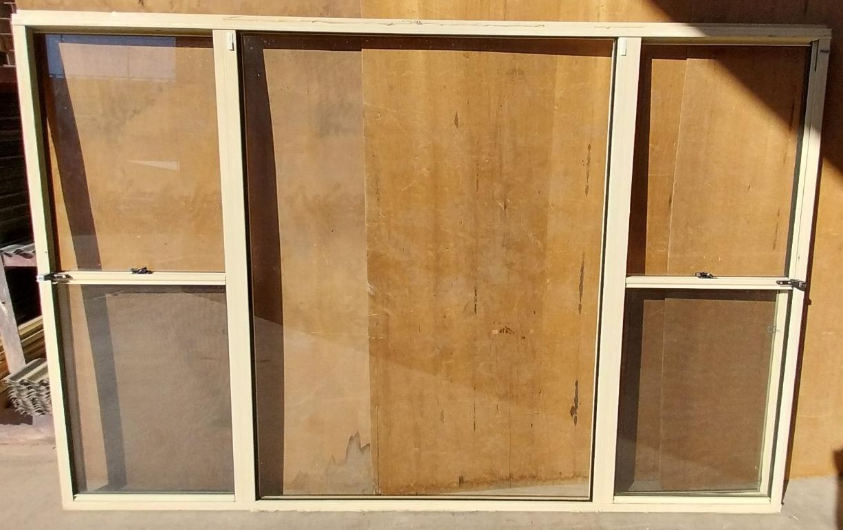 # 7036 <br> Aluminium Framed Sash Window <br> 1745mm High x 2675mm Wide - Image 2