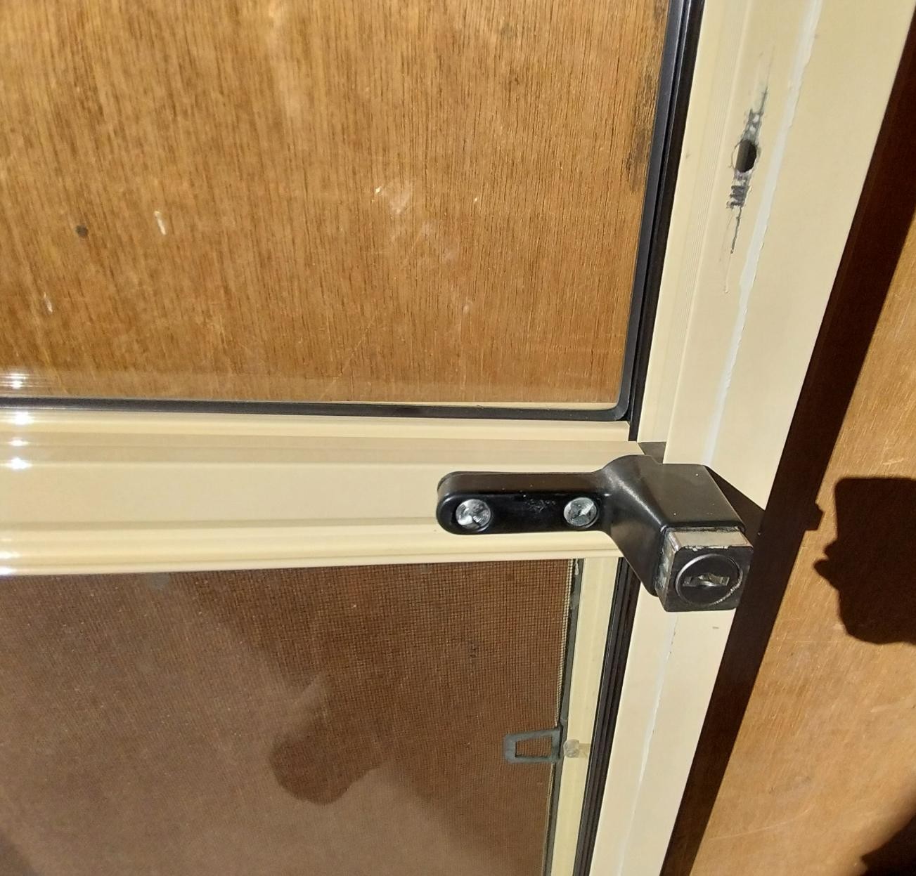 # 7036 <br> Aluminium Framed Sash Window <br> 1745mm High x 2675mm Wide - Image 6