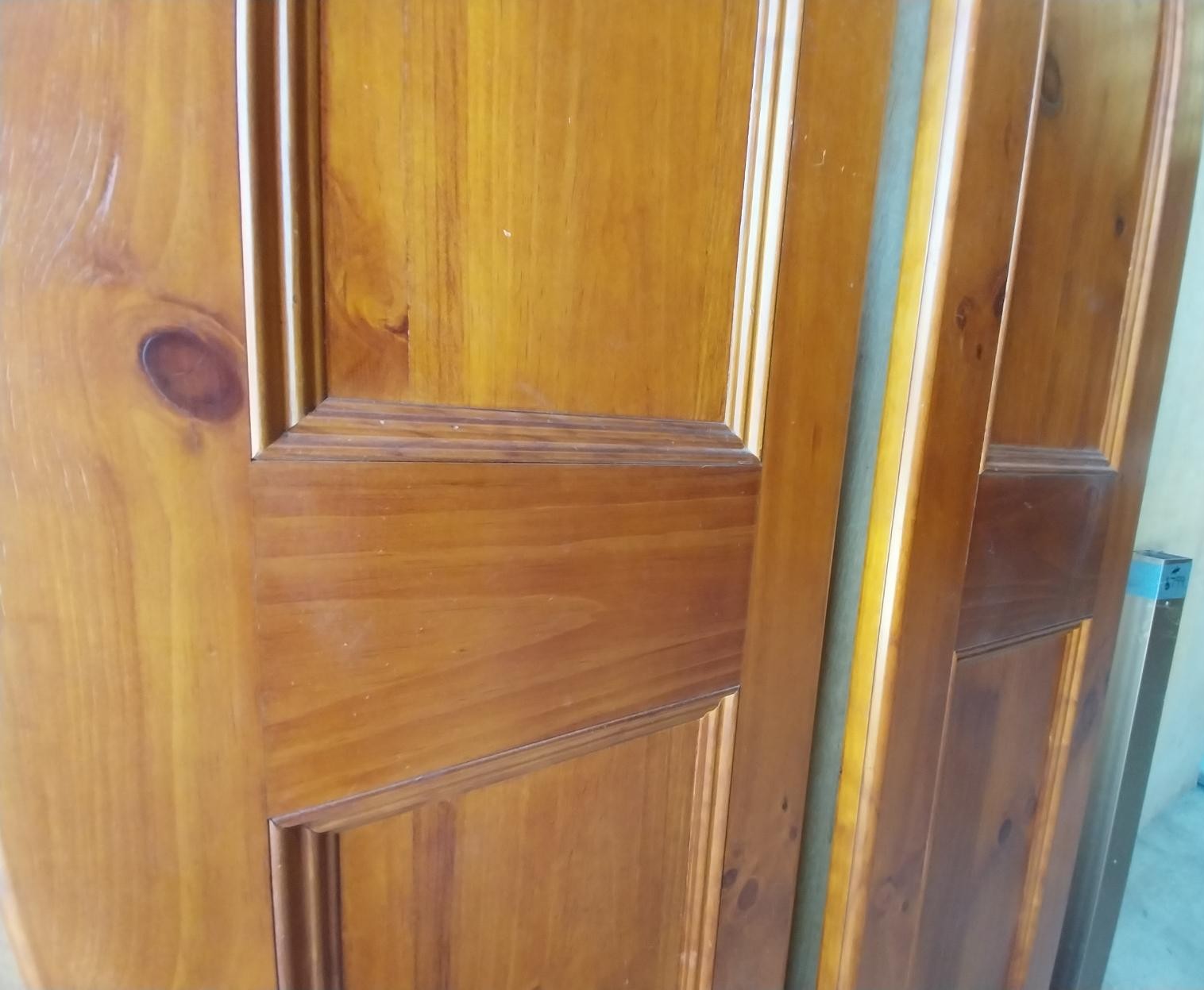 # 6799 <br> Sliding Wardrobe Doors <br> 2650mm High x 880mm Wide - Image 6