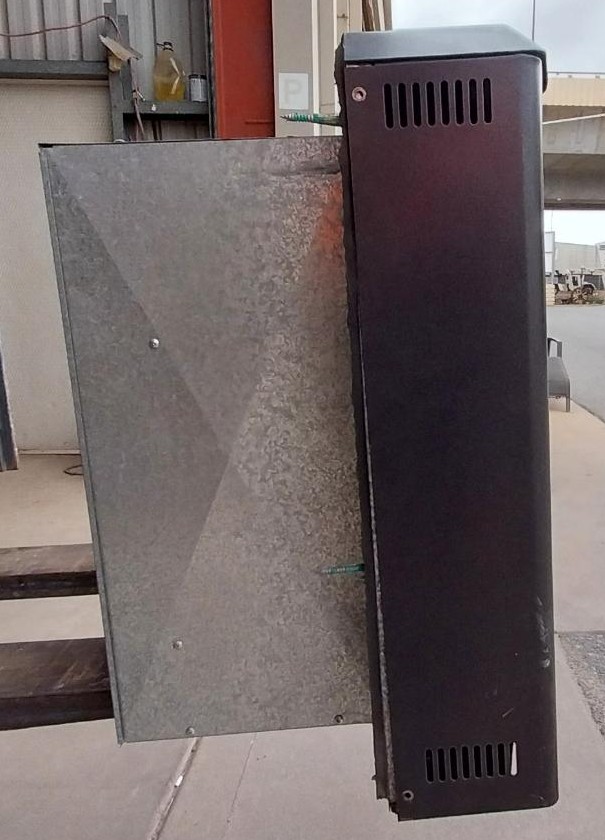 # 6905 <br> In-Built Natural Gas Room Heater - Image 3