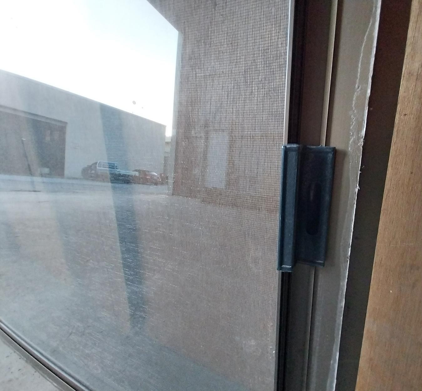 # 7111 - B10 <br> Aluminium Framed Sliding Window <br> 1580mm High x 1640mm Wide - Image 4