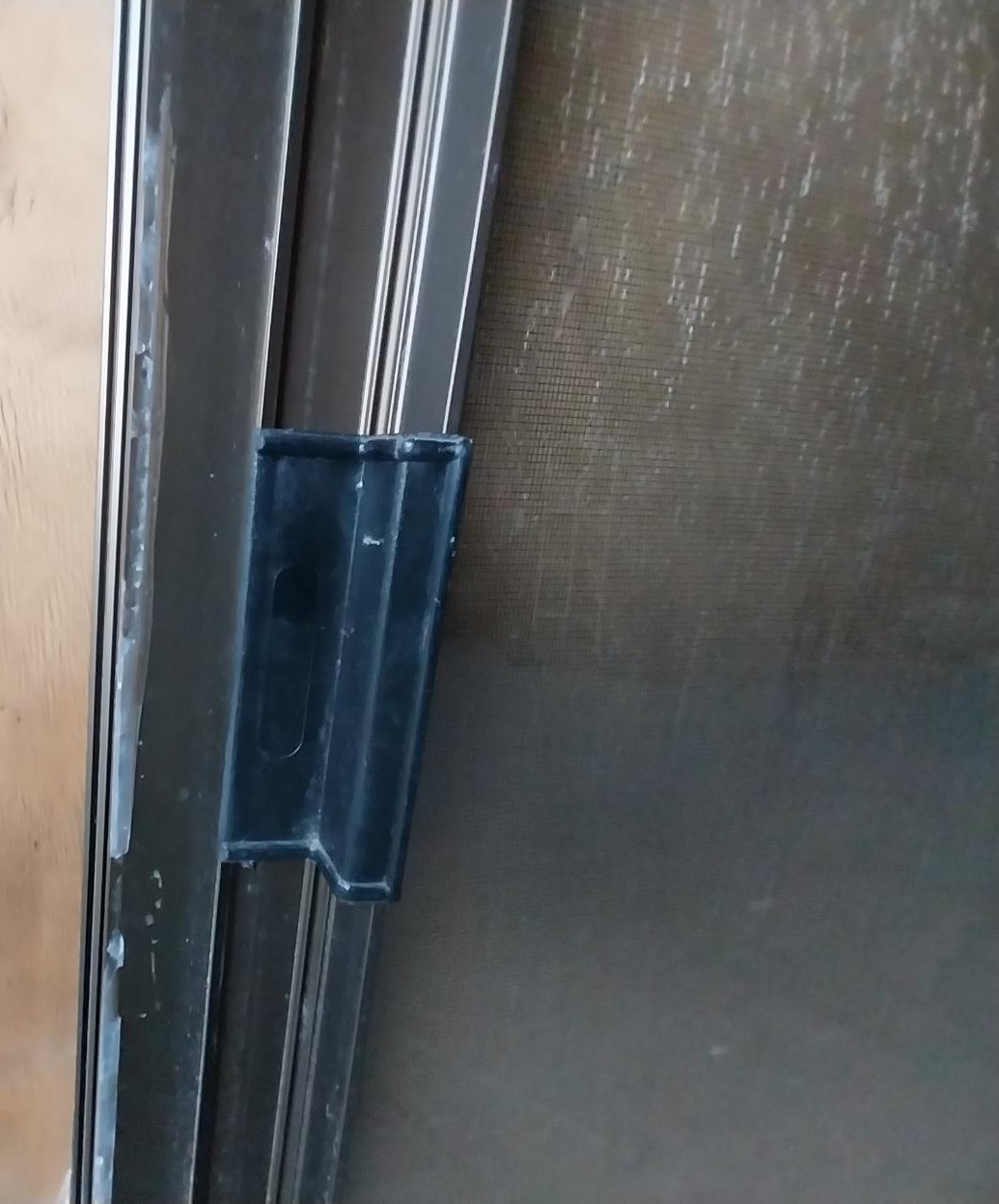 # 7112 - B10 <br> Aluminium Framed Sliding Window <br> 1580mm High x 1640mm Wide - Image 4