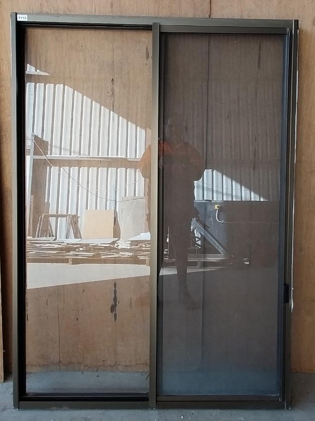 # 7113 - B9 <br> Aluminium Framed Sliding Window <br> 1610mm High x 1150mm Wide - Image 2