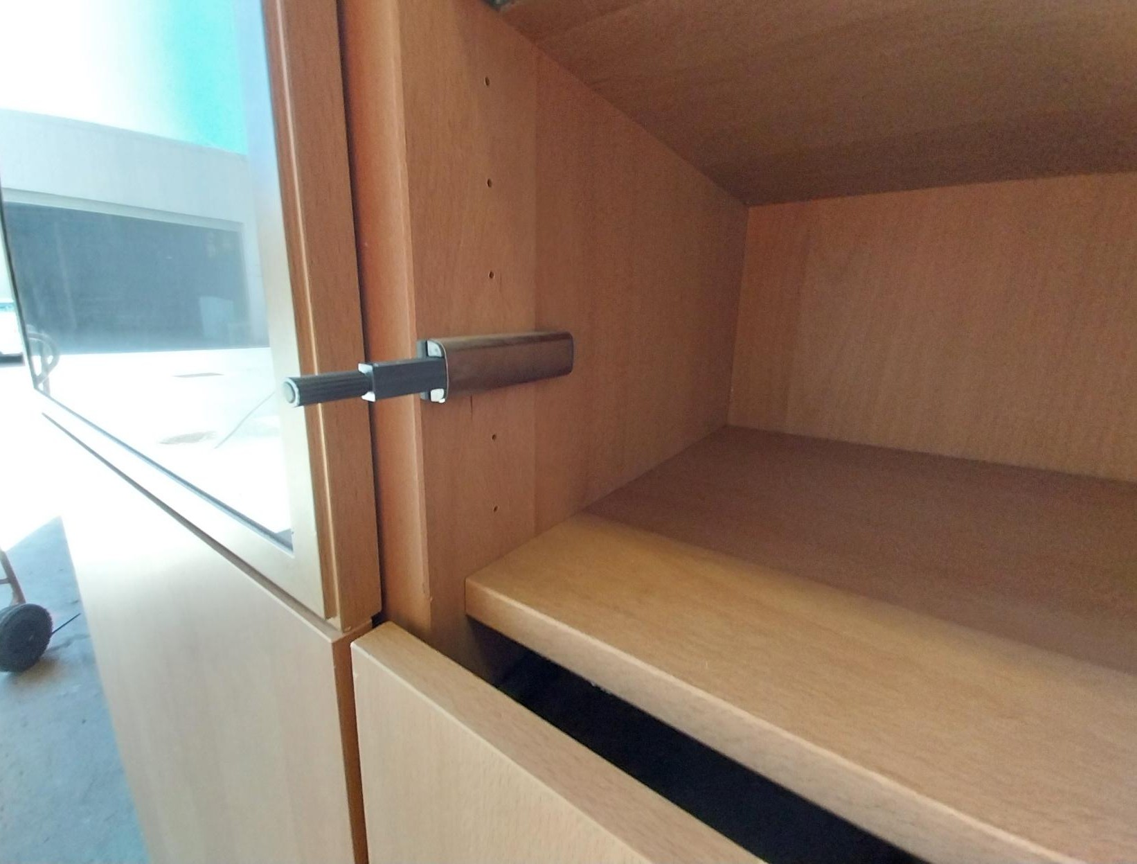 # 6796 <br> Storage Cupboard Unit - Image 9