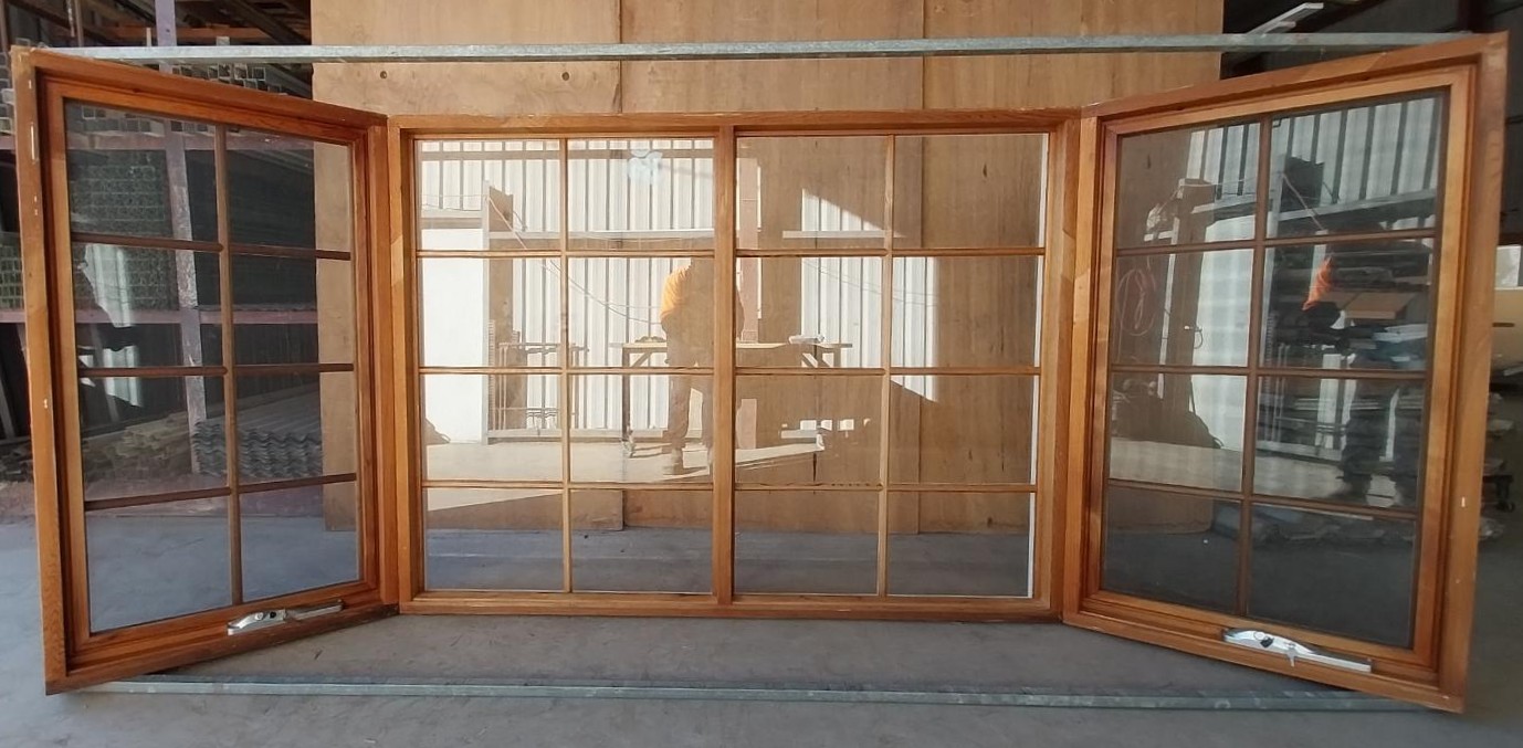 # 7151 <br> Timber Framed Bay Window <br> 1440mm High x 3300mm Wide - Image 3