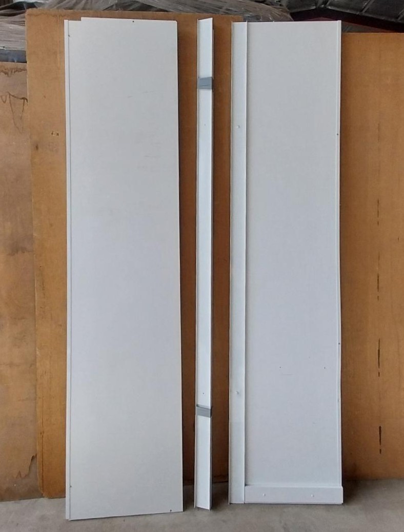 # 7202 <br> Sliding Wardrobe Doors <br> 2630mm High x 2730mm Wide - Image 10